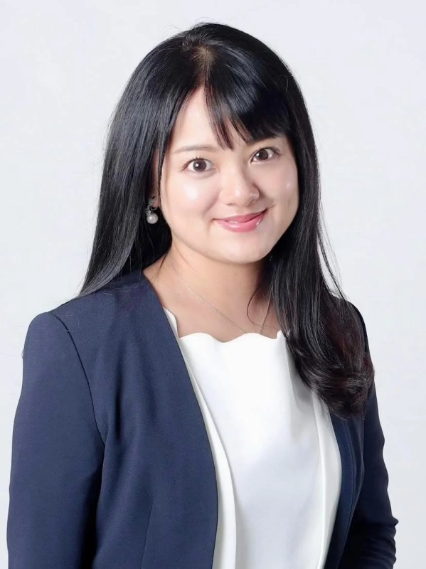 桑野 麻衣氏