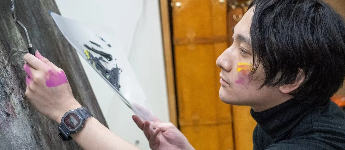 デザインに取り組む河合勇輝さん