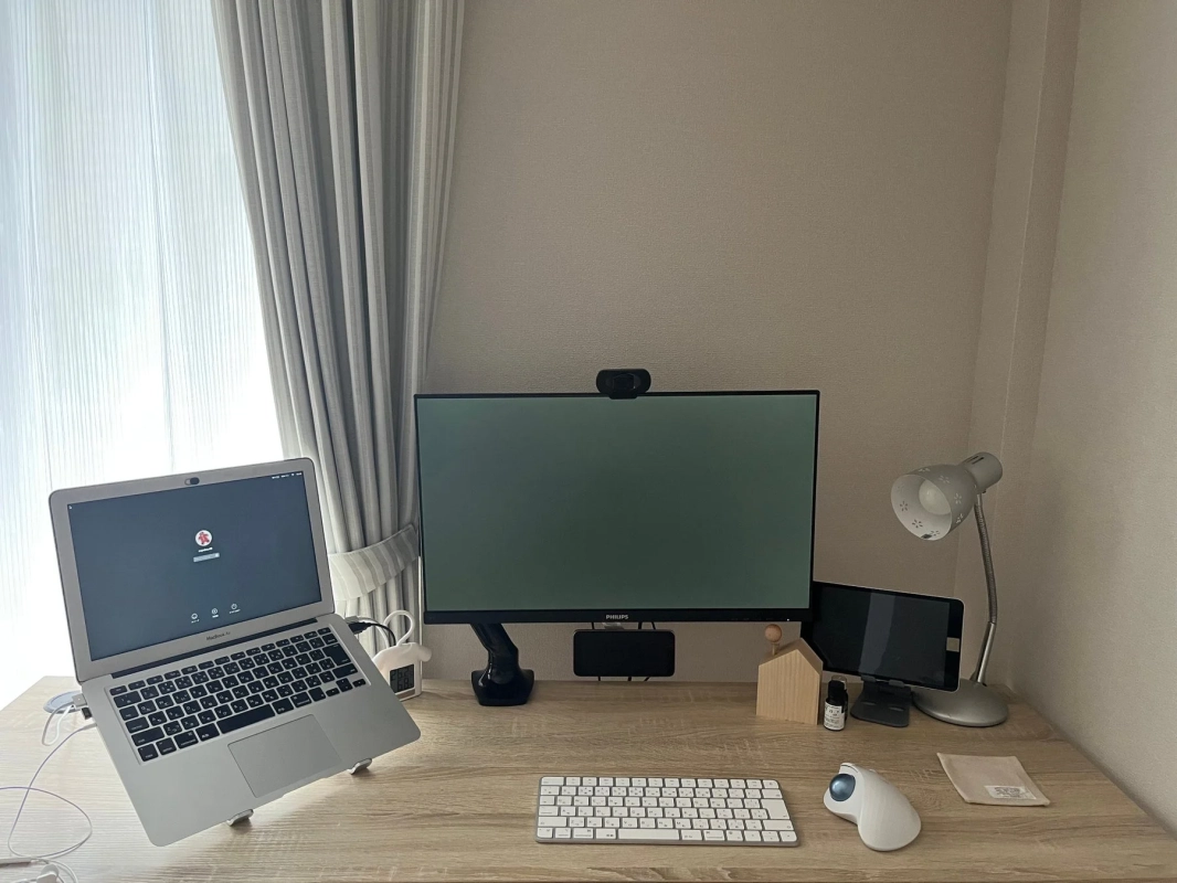 ホームオフィスのデスク環境