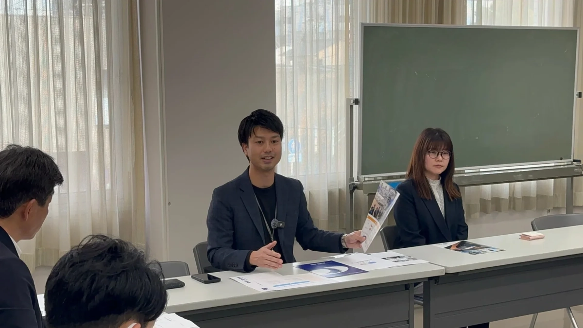 会議や説明会の様子