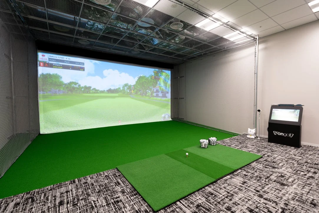 オフィス内ゴルフシミュレーター
