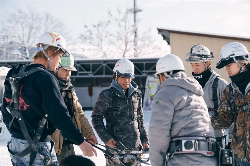 現場での密なコミュニケーションとチームワーク