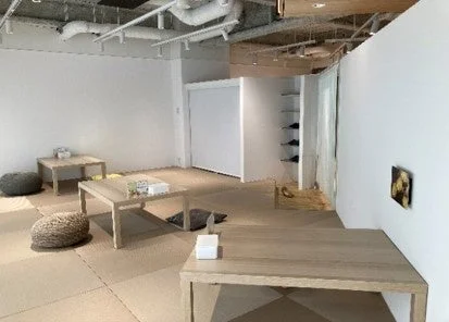 和モダンなリラックススペース