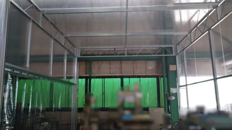 工場内の作業スペース