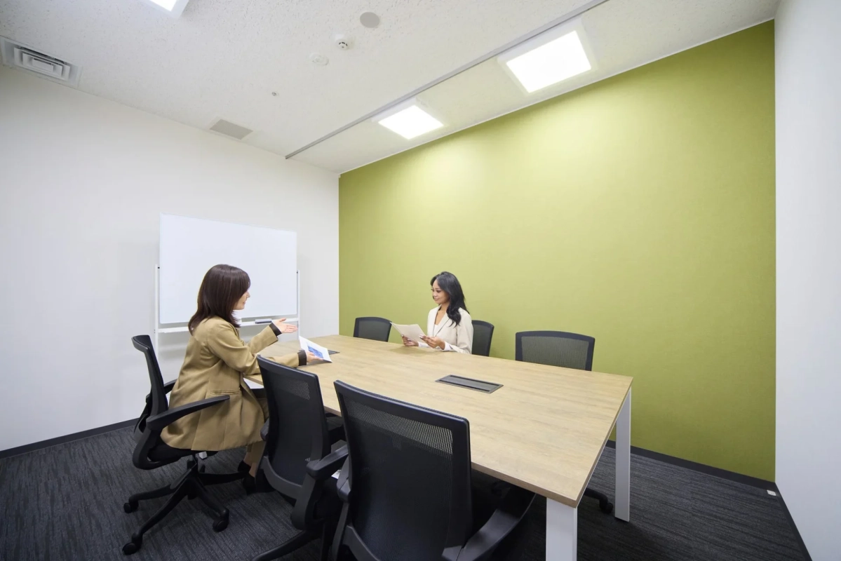 モダンな会議室