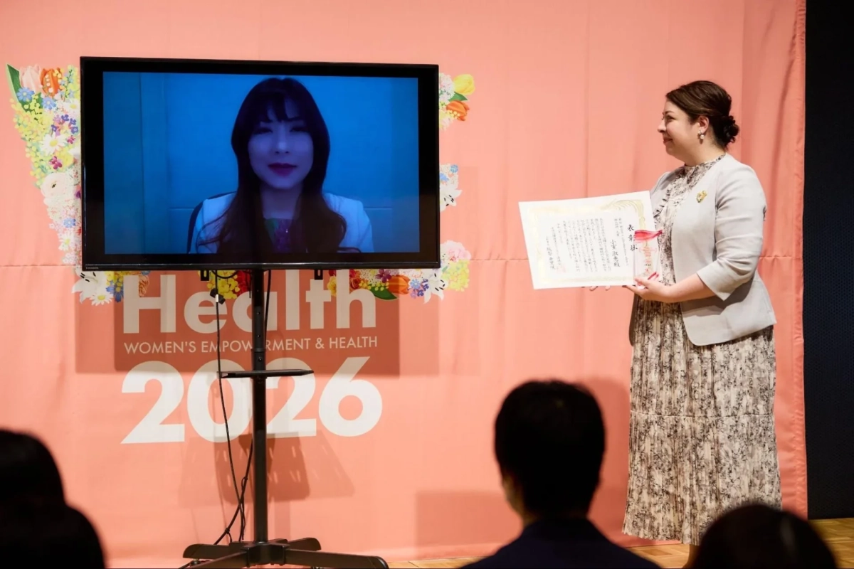 小室氏代理登壇とビデオメッセージ