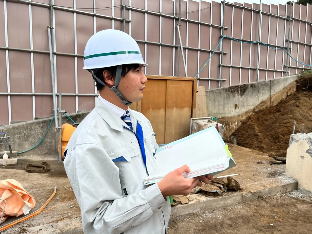 建設現場での確認作業