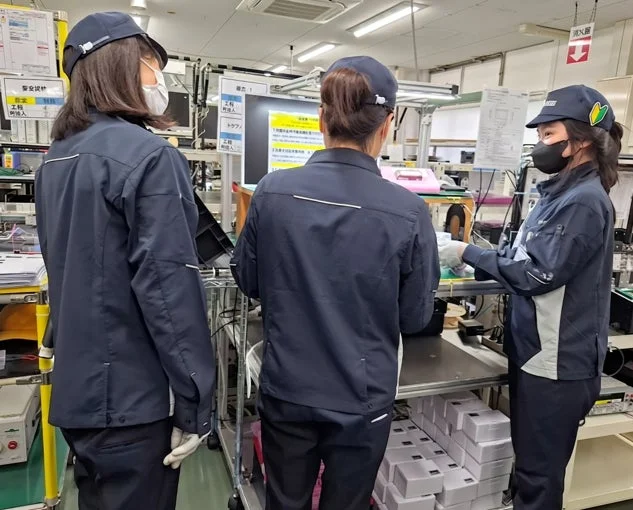 工場での作業風景