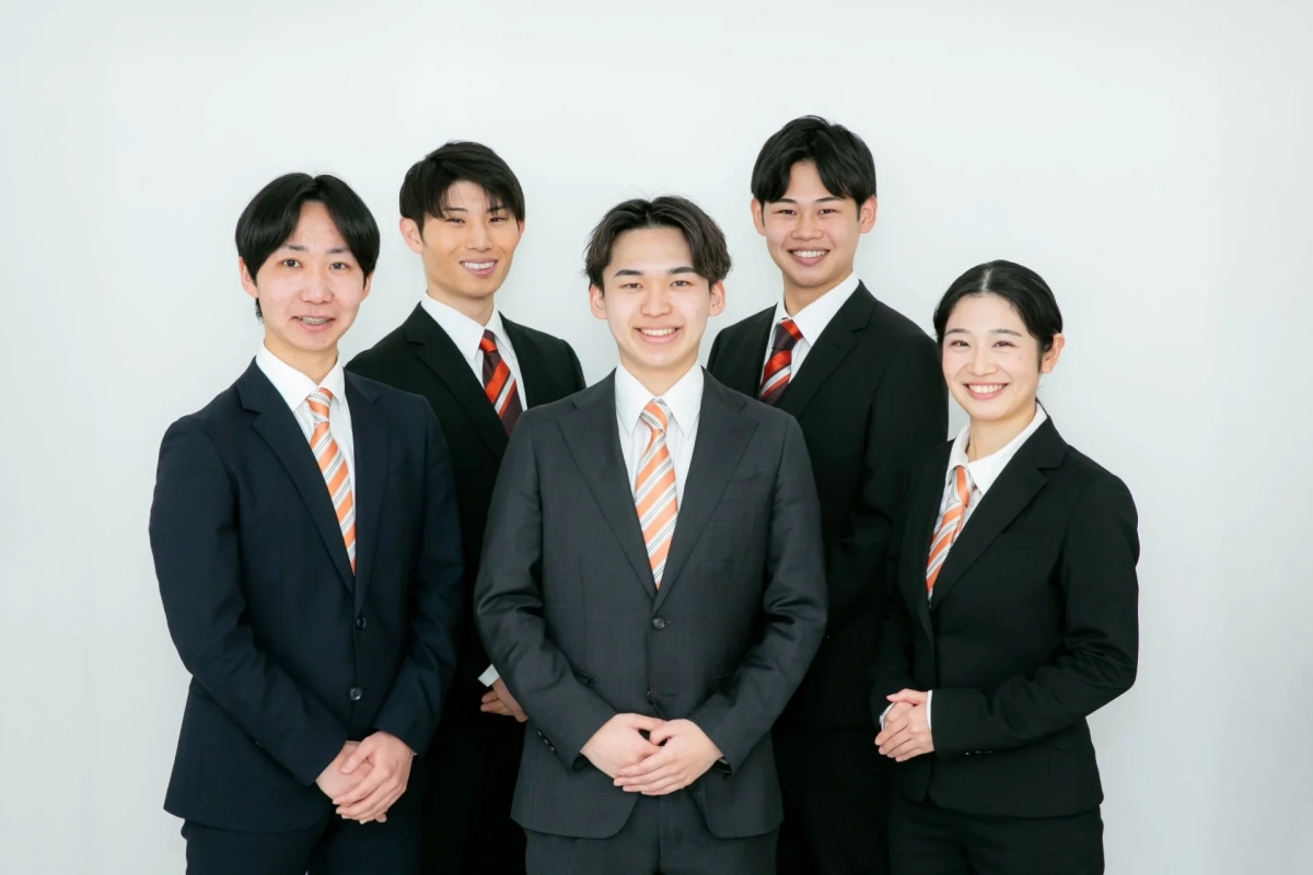 ビジネスパーソンの集合写真