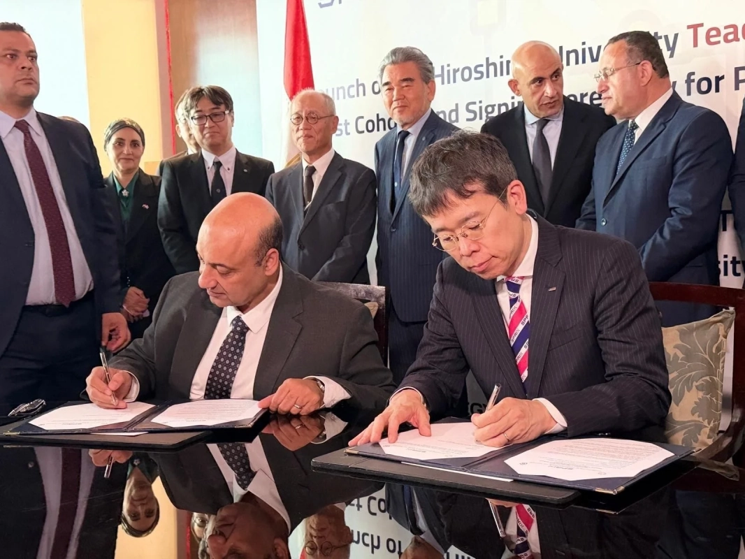 広島大学と関連する国際的な協定調印式の様子