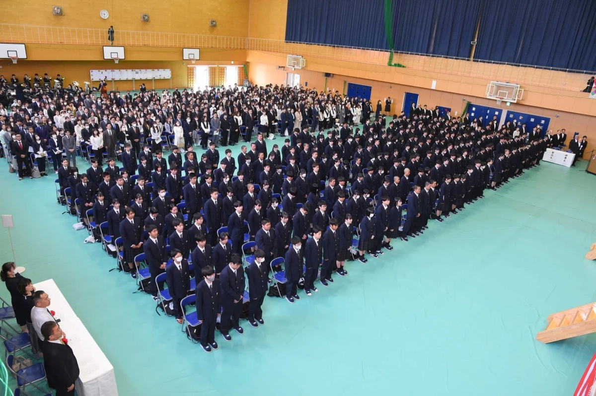 佐賀学園高等学校 体育館での式典