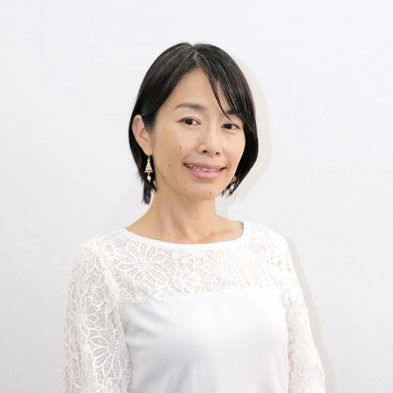 小橋友美氏