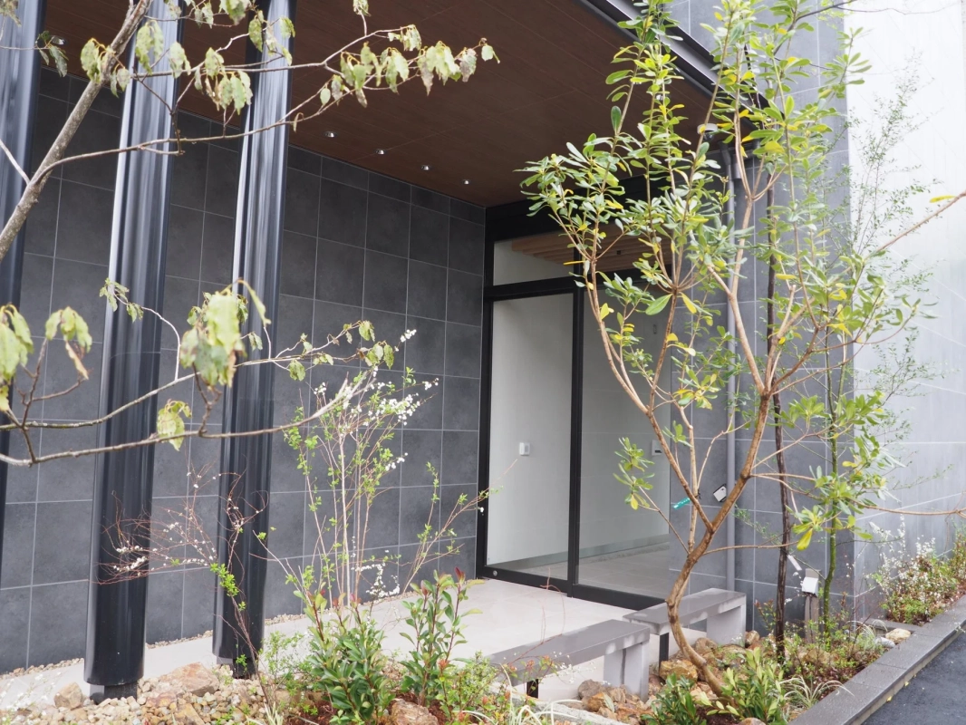新社屋の玄関