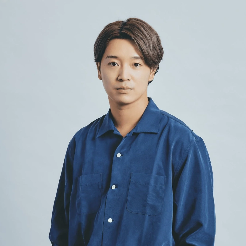 秋山真氏