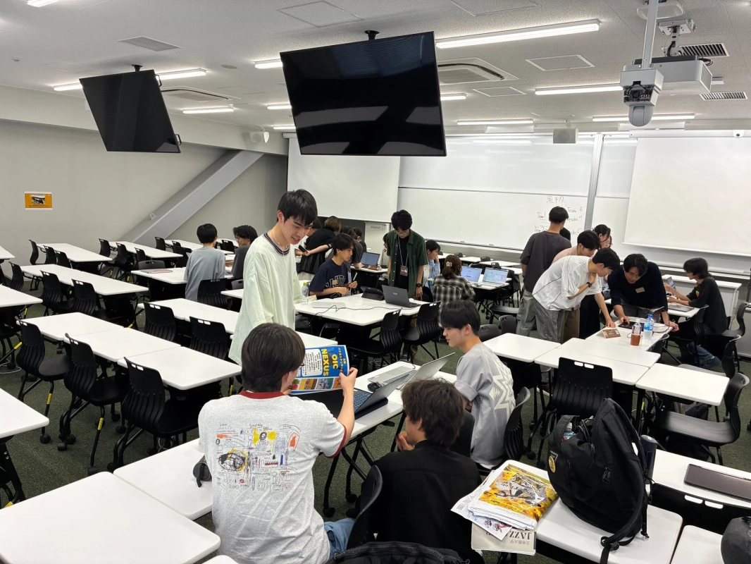 学生がグループワークしている様子
