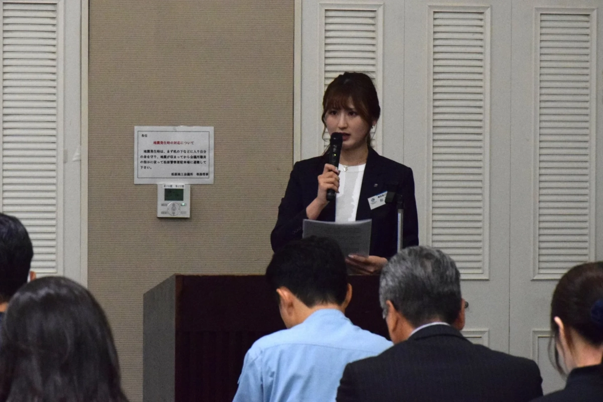 講演中の様子