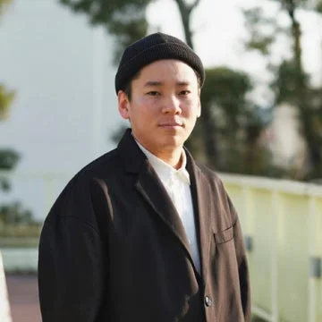 若いアジア人男性のポートレート