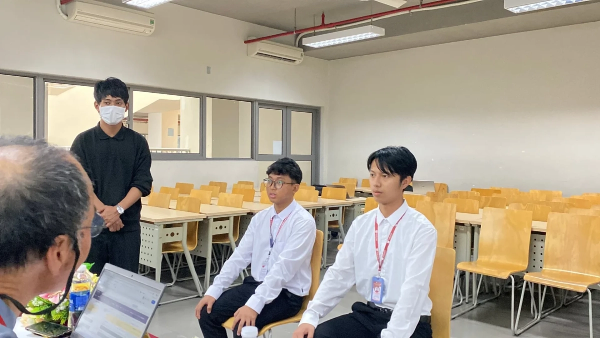 学生が学習する様子