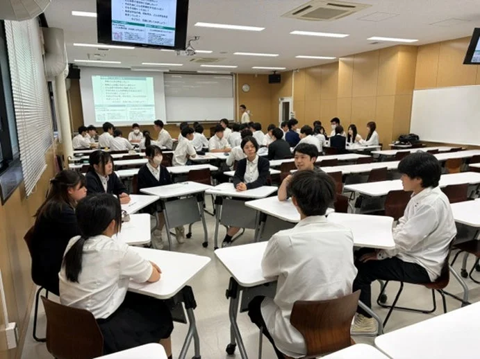 学生によるグループディスカッション