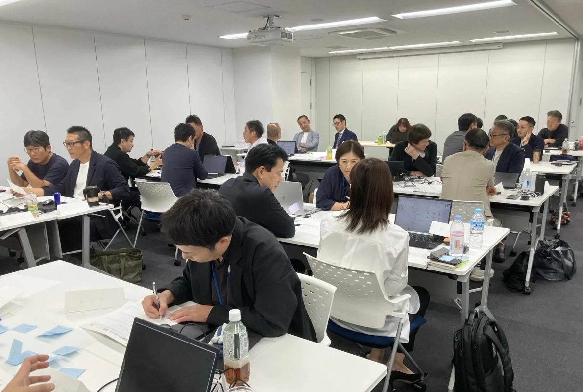 会議室での研修風景