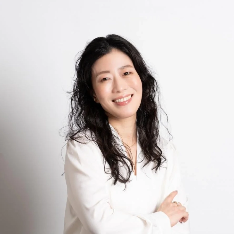 東香織氏