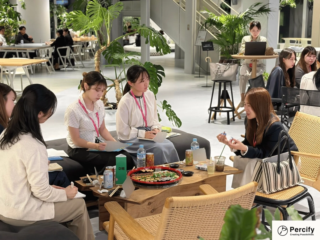 和やかな雰囲気の座談会