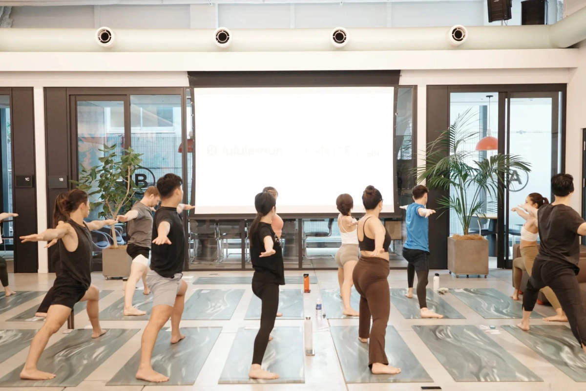 lululemonによるヨガプログラム