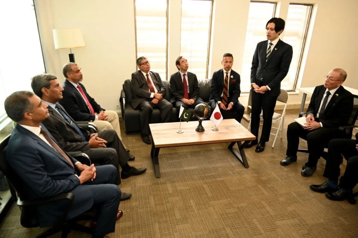 会議室での会談