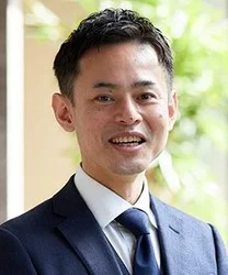 平井 俊輔氏